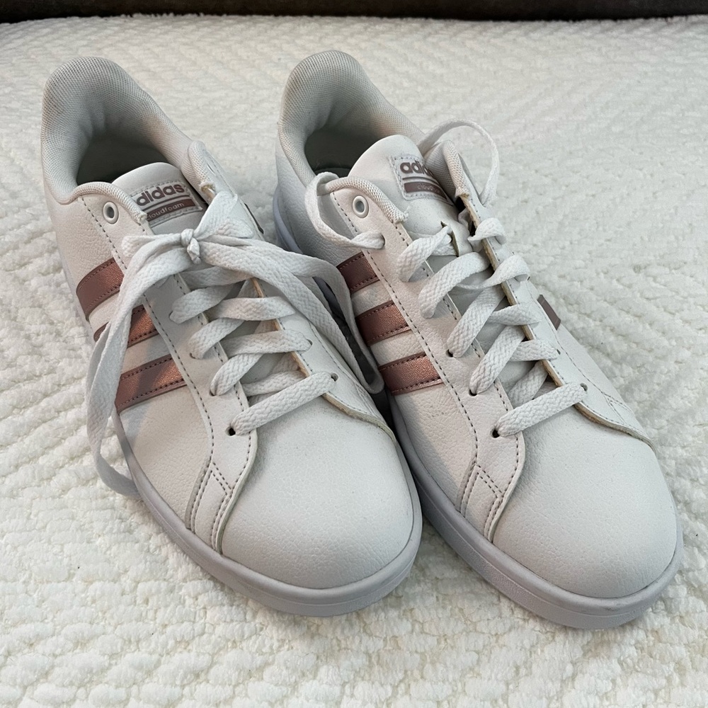 Adidas Cloud Form Sneaker